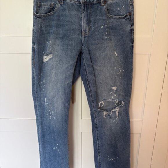 CAbi Style 5884 “100% Boyfriend” Distressed Denim – Size 8 - Picture 1 of 6